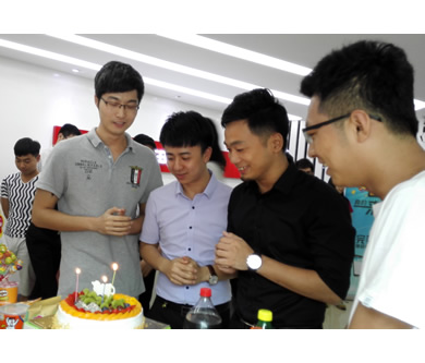 “我們”之優(yōu)網(wǎng)科技員工6、7月生日活動(dòng)剪影